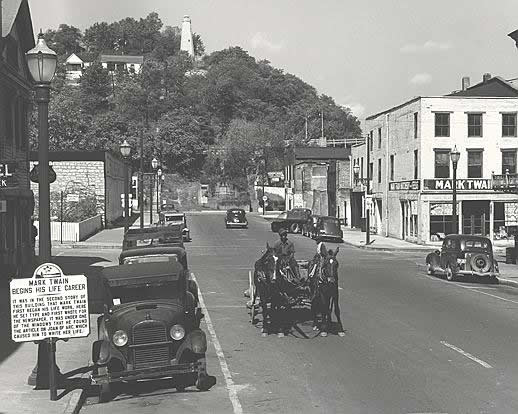 Hannibal street scene