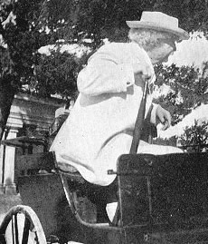 Clemens in carriage