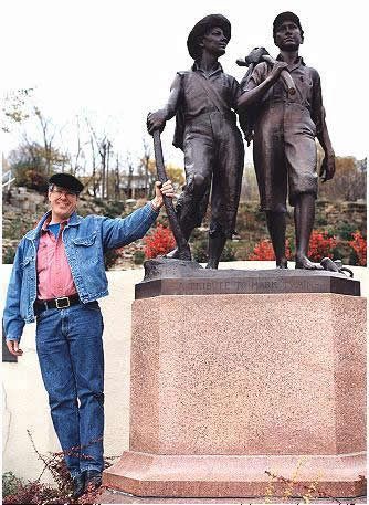 Tom & Huck statues