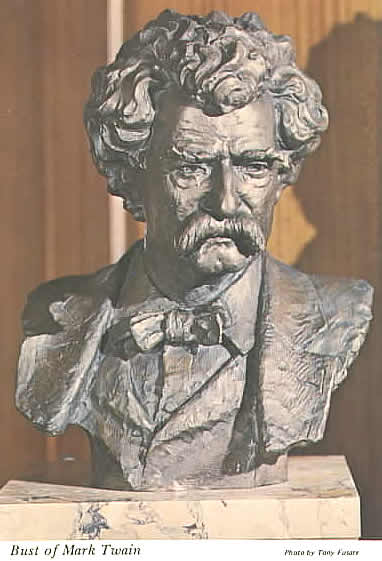 Bust of Twain